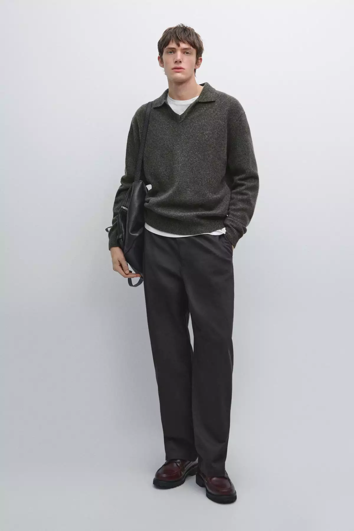 پولوشرت با یقه V و بافت کنترست دار برند Massimo Dutti - 991305250