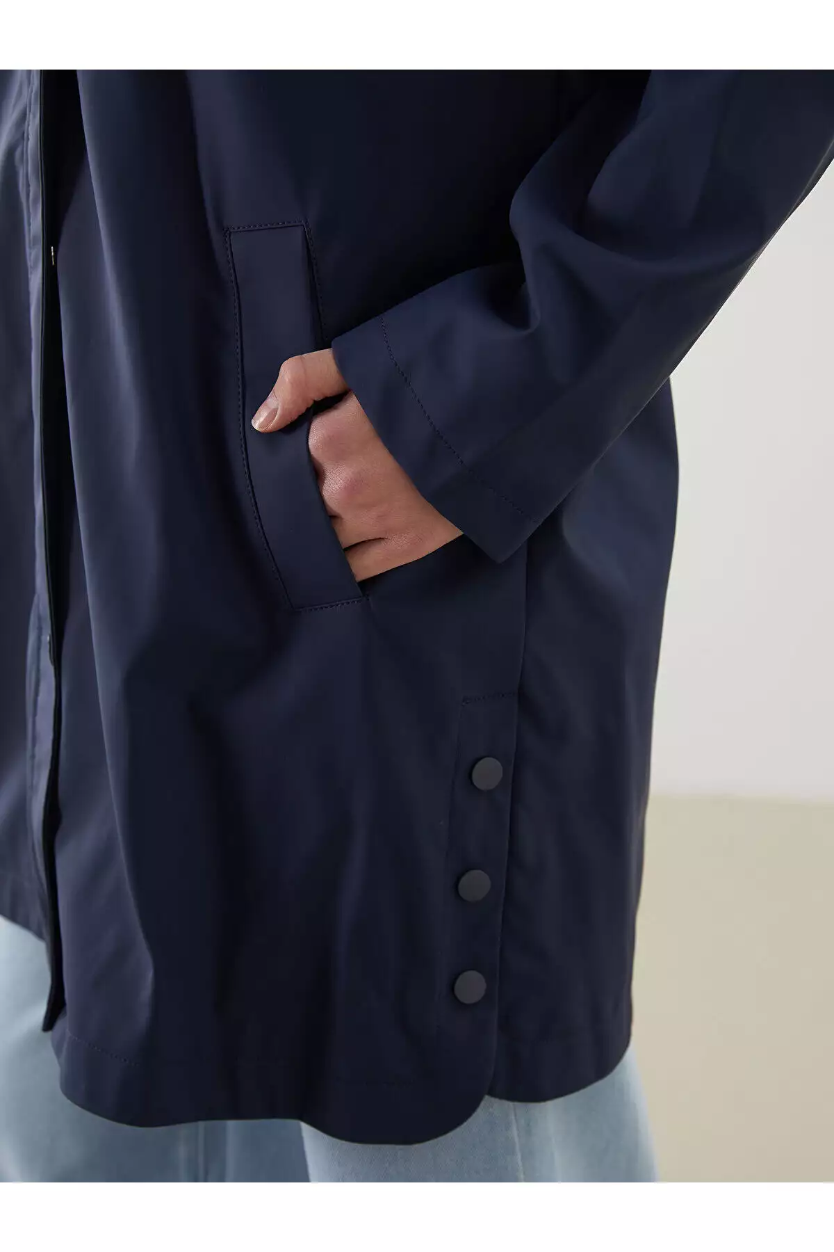 بارانگیر ساده کلاهدار زنانه اوزمارکا فصل جدید برند LC Waikiki - 1005411765