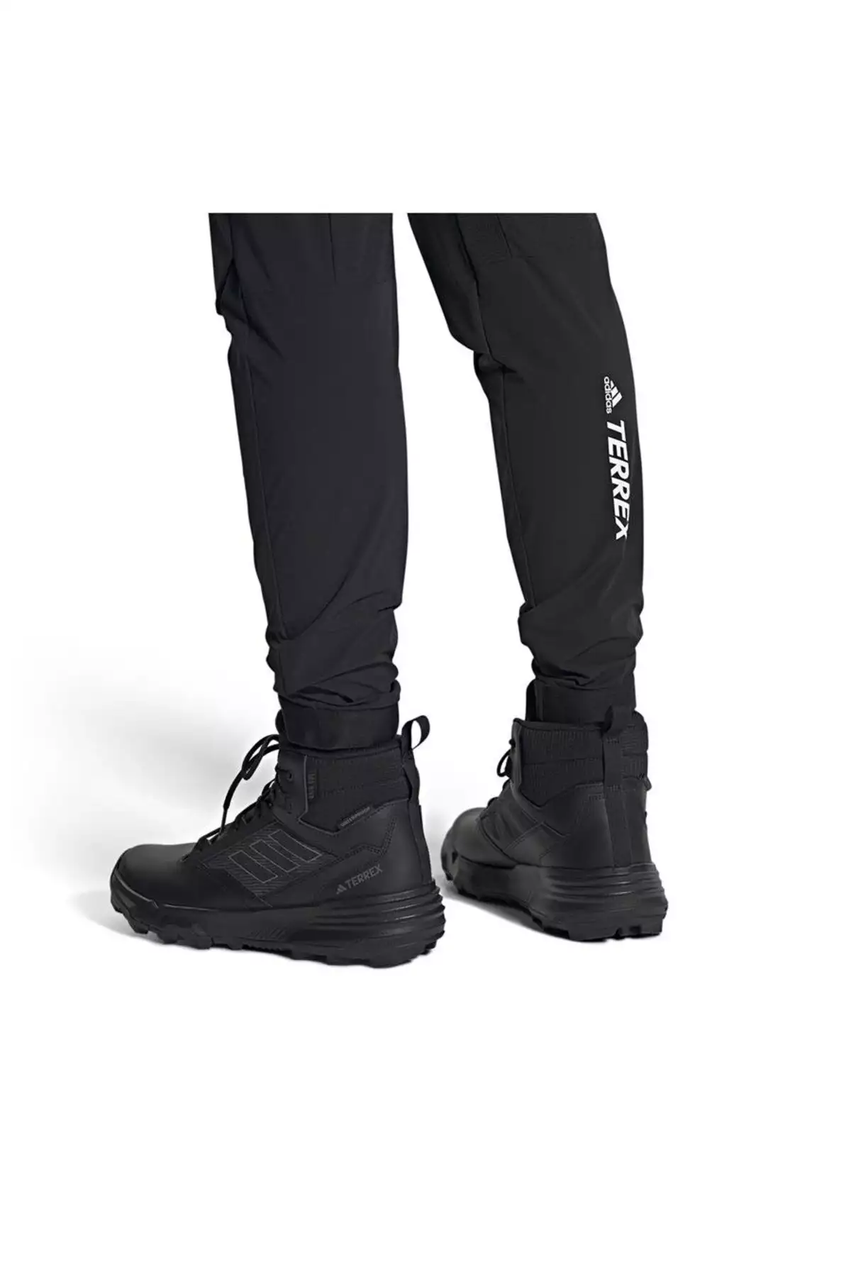 کفش زمستانی مردانه Terrex Unity Leather Mid Cld.rdy مدل IF4987-E رنگ سیاه برند adidas - 966295410