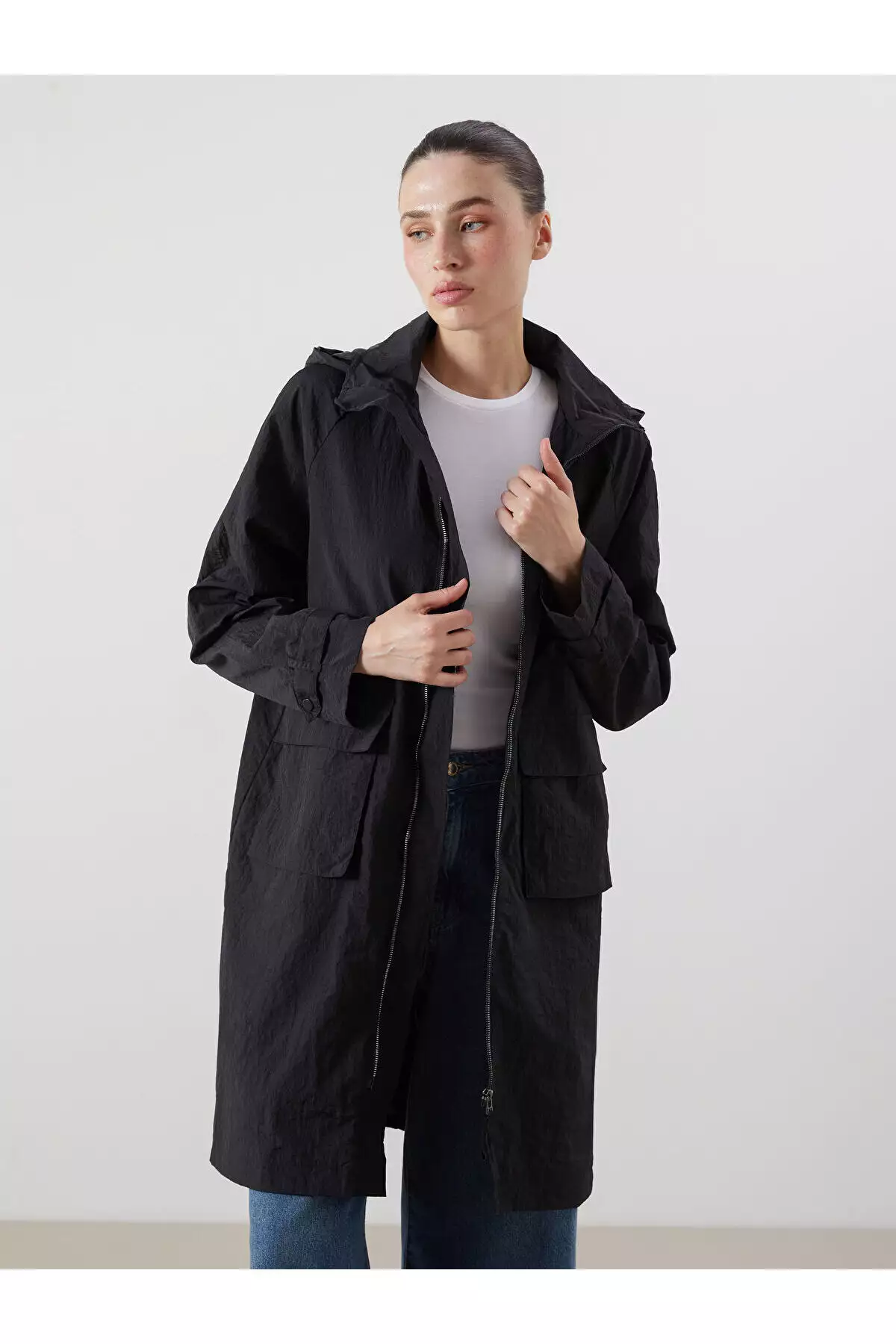 بارانی زنانه کلاهدار مشکی برند LC Waikiki - 982327736