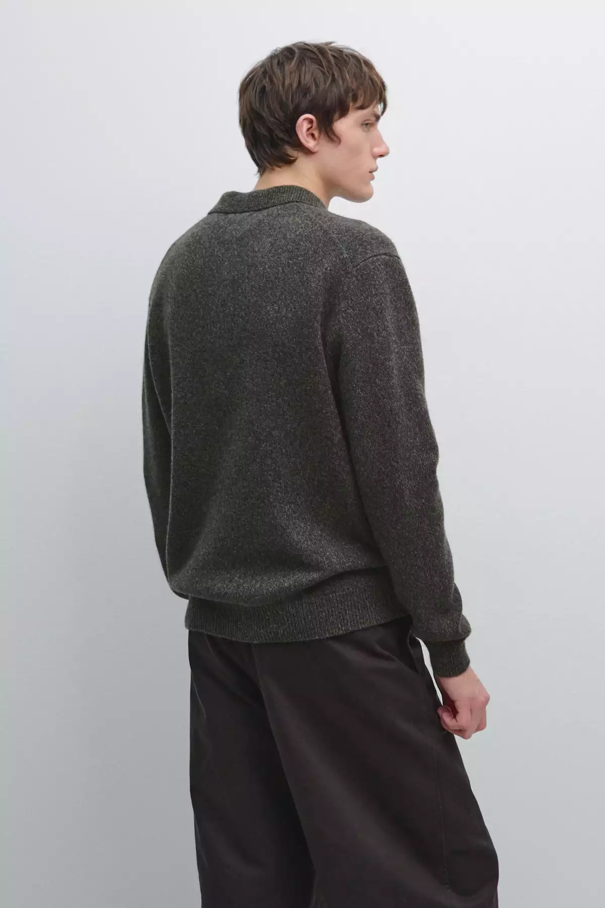 پولوشرت با یقه V و بافت کنترست دار برند Massimo Dutti - 991305250