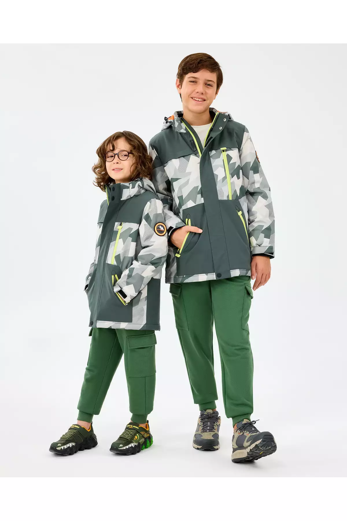 ژاکت پد دار مردانه بزرگ بچه گانه رنگ خاکستری مدل SK242025-040 برند Skechers - 870199630