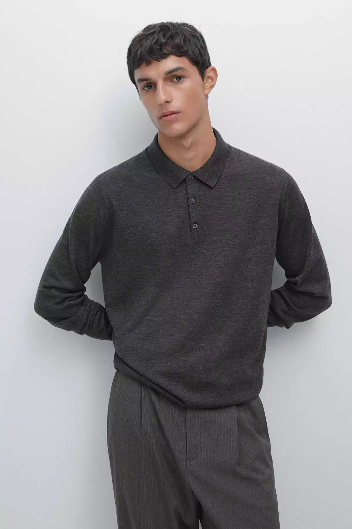 پولوشرت پشمی 100% مروین با یقه گرد برند Massimo Dutti - 975159407