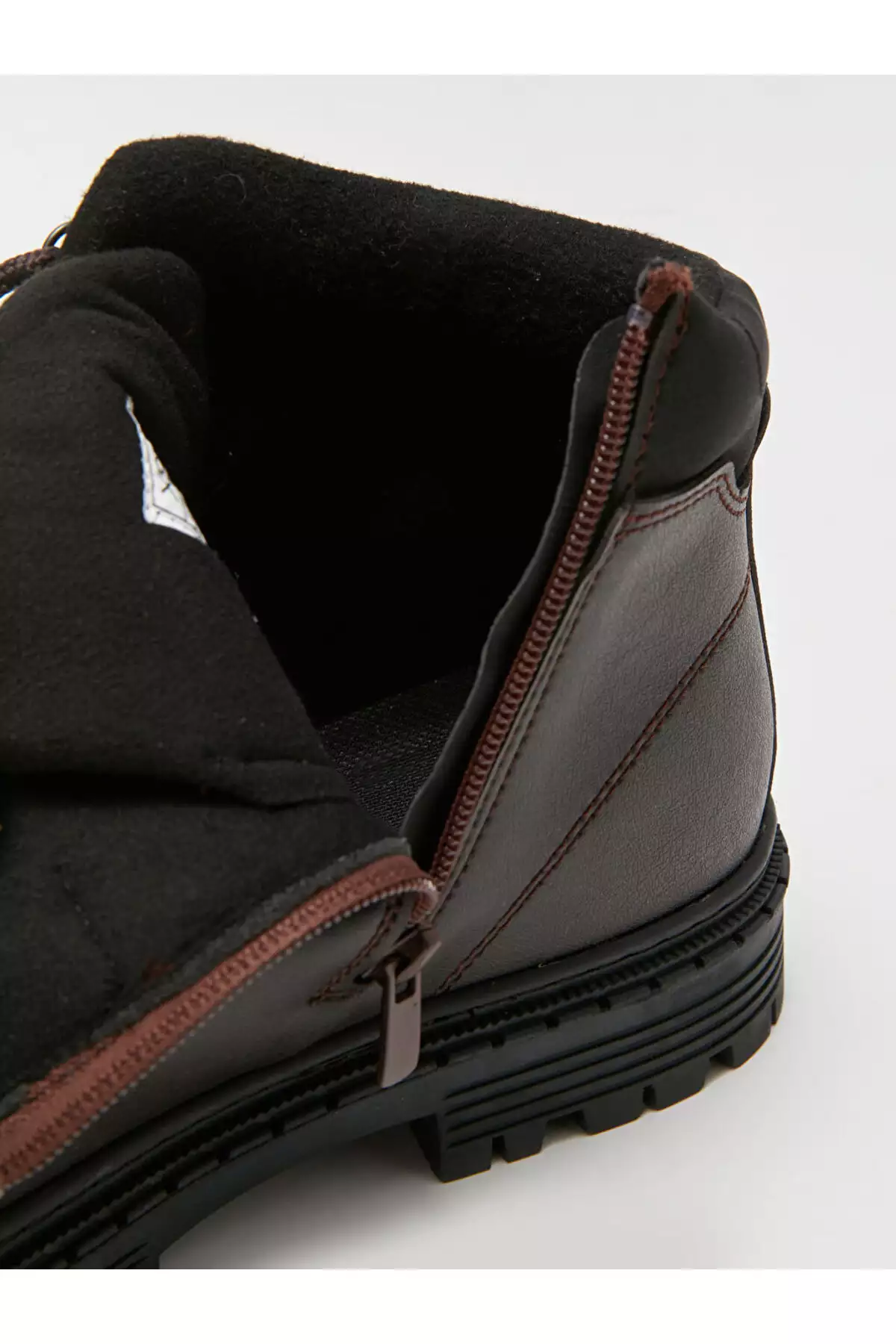 چکمه مردانه با ظاهر چرم و بنددار ال سی وی برند LC Waikiki - 805075331