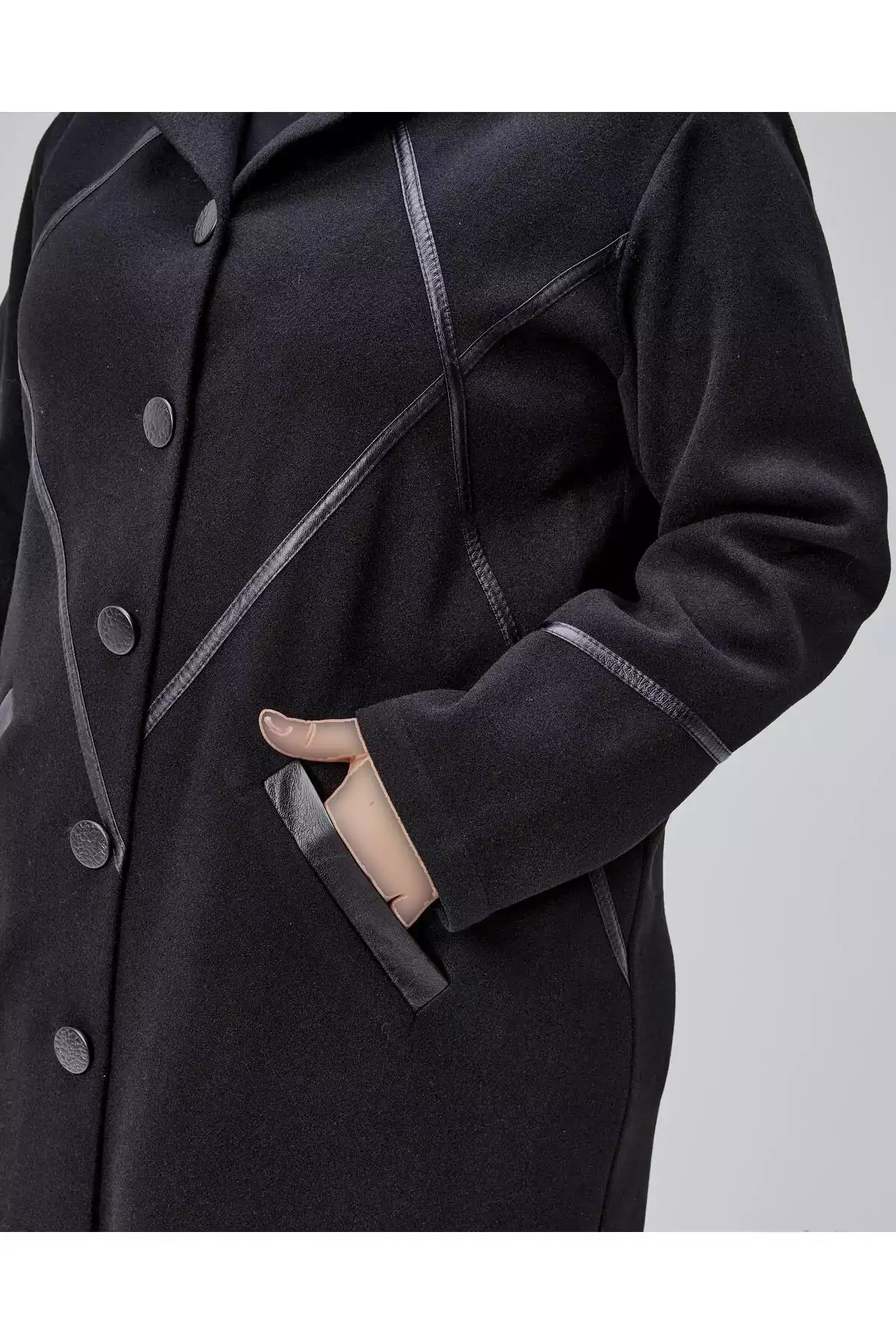 کاپشن بزرگ با جزئیات لبه چرمی و کلاه، رنگ مشکی برند KALKANCI - 1030667822