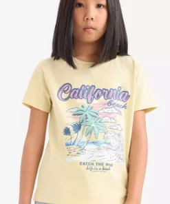 تیشرت کوتاه آستین دخترانه با یقه دوچرخهای و طرح چاپی E0351A825SM برند Defacto - 939755106