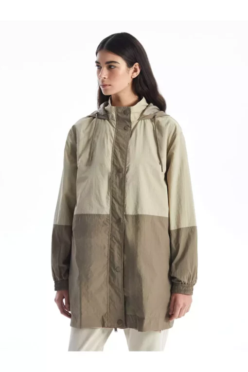 کاپشن بارانی کدردار زنانه با طراحی رنگی و اضافه برند LC Waikiki - 982278771