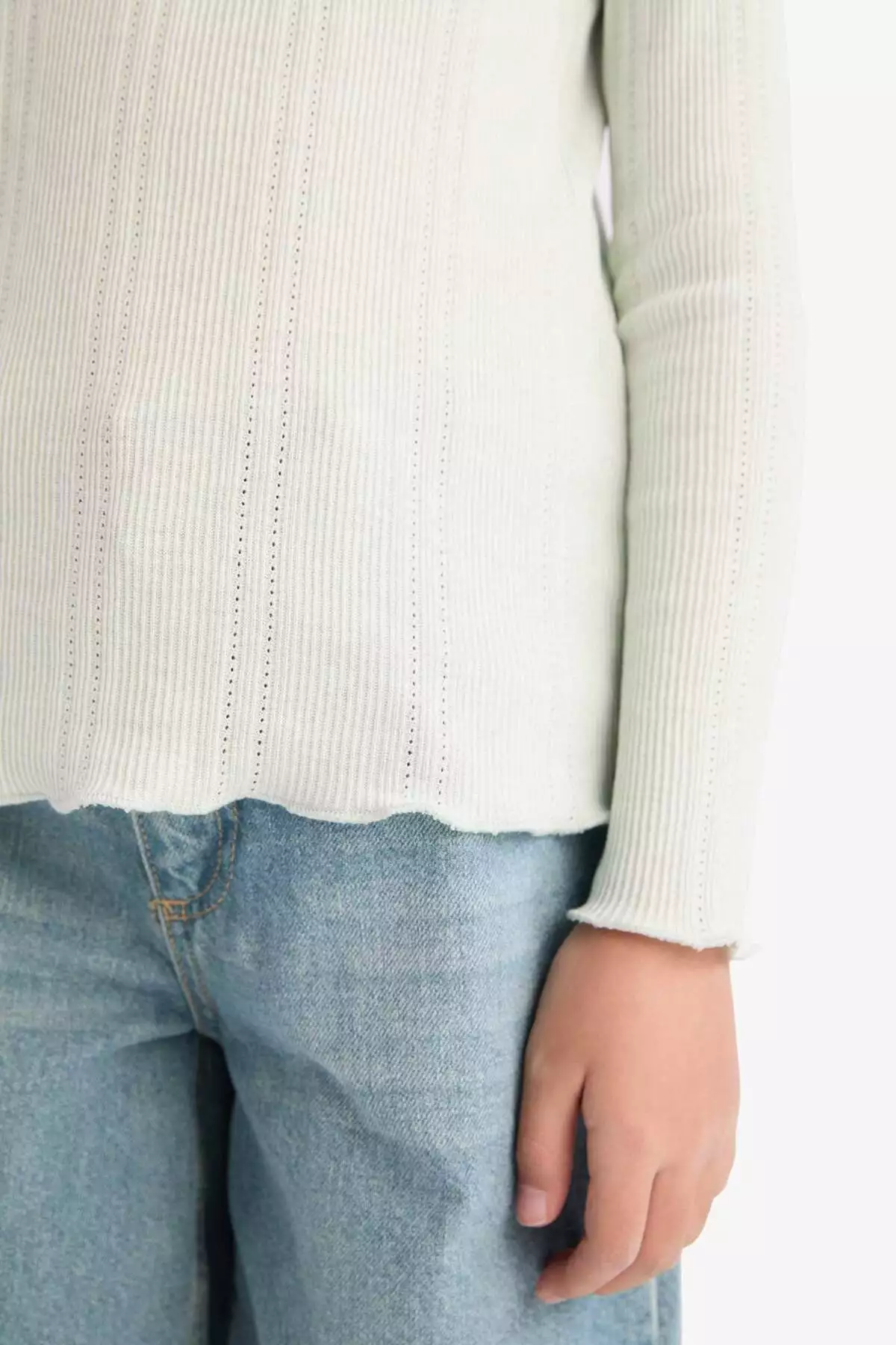 تی شرت دخترانه آستین بلند یقه گرد باریک و طبیعی مدل D9234A825SP برند Defacto - 896899254