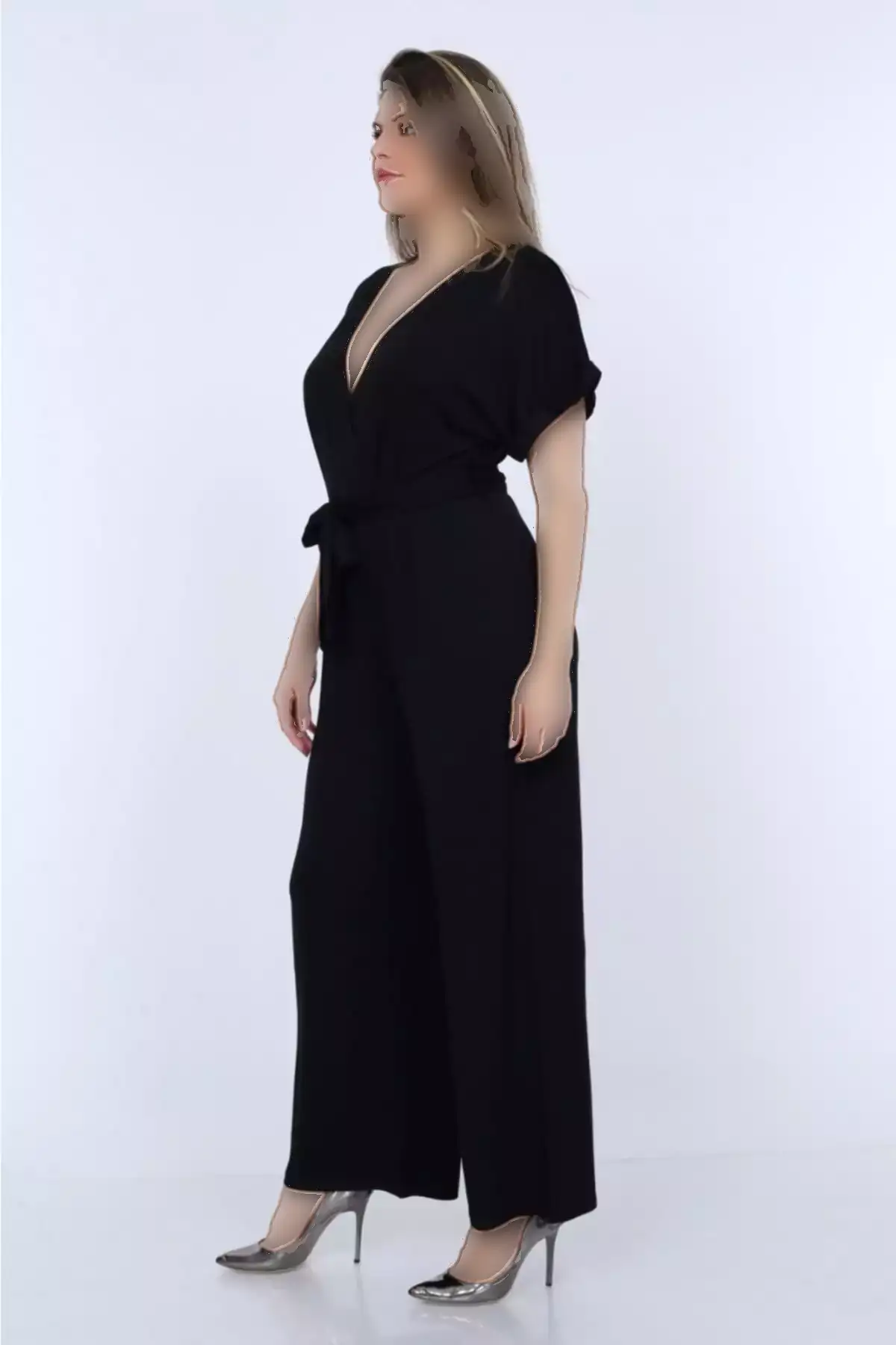 سرهمی بزرگقد با یقه کراواتی و آستین کوتاه مشکی برند MJORA - 40379909