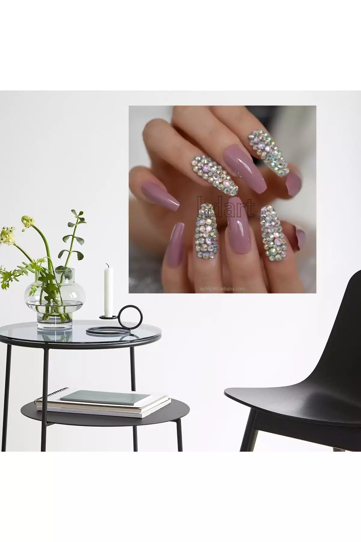 میکاپ ناخن طلایی با الماس - تابلو بوم سالن زیبایی زنان برند Nazenin Design - 765814869