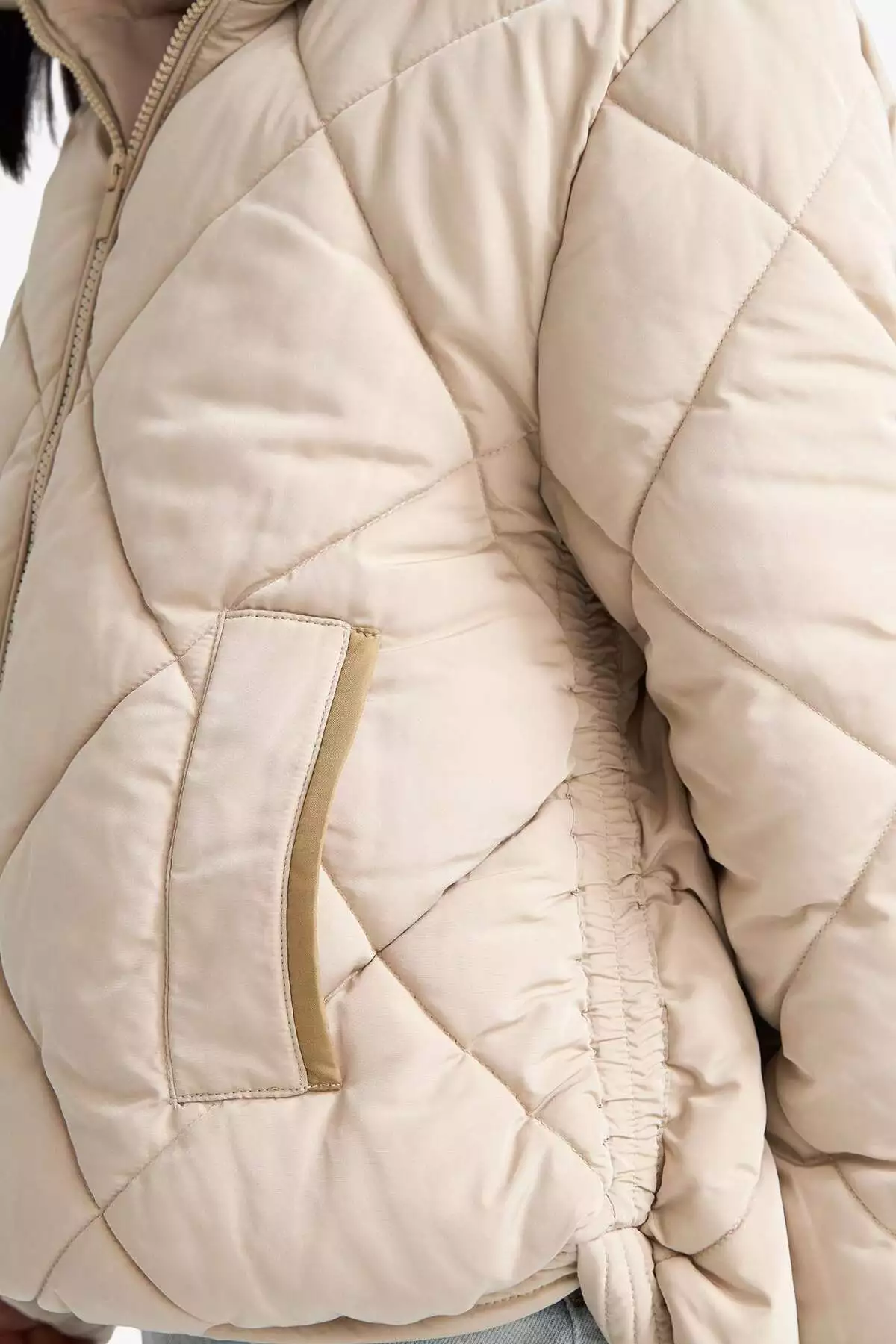 کاپشن دخترانه ضد آب با کلاه و زیپ E9811A825AU برند Defacto - 990798311