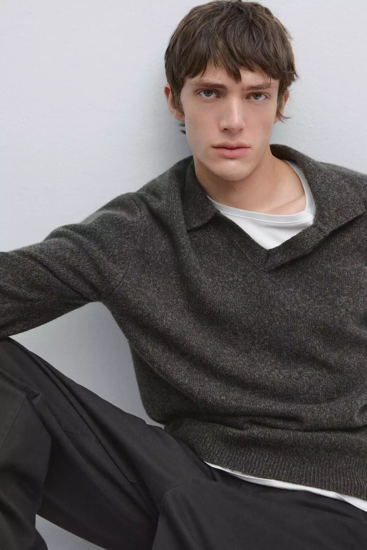 پولوشرت با یقه V و بافت کنترست دار برند Massimo Dutti - 991305250