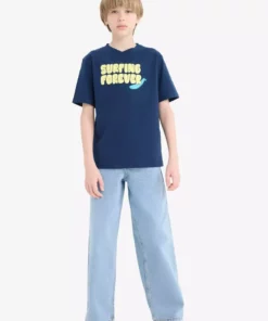 تیشرت کوتاه آستیندار با یقه دوچرخهای و طرح چاپی برای پسر بچهها مدل E0183A825HS برند Defacto - 936860798