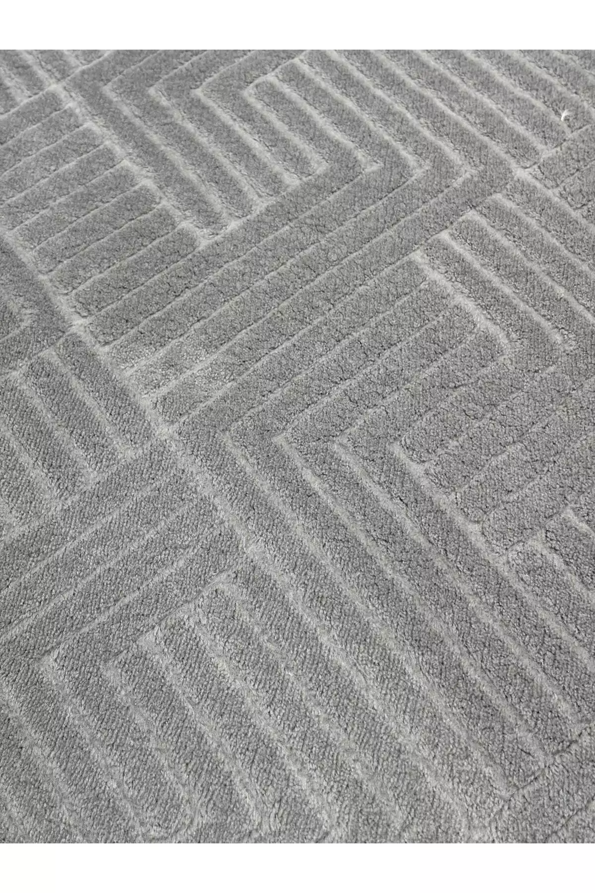 فرش راهروی کلاسیک رولیف آدِن با حاشیه و زیره غیرلغزنده رنگ خاکستری برند Merinos - 983160093