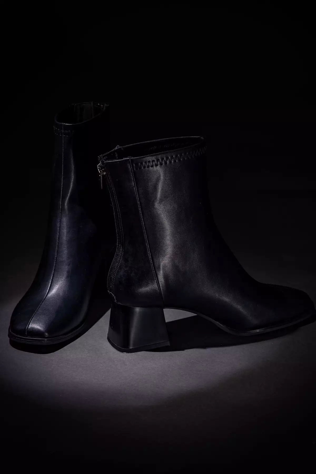 بوت زنانه پاشنه بلند با نوک گرد و زیپ پشتی نایس - مشکی برند Marjin - 147610479