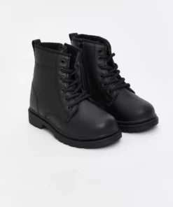 چکمه بچگانه مردانه با ظاهر چرم مشکی برند LC Waikiki - 982330940