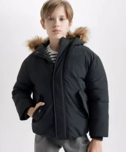 کاپشن پسرانه با یقه پلنگی قابل جدا شدن، کلاهدار، زیپ دار و دکمهدار، دارای جیب C5975A824WN برند Defacto - 871763007