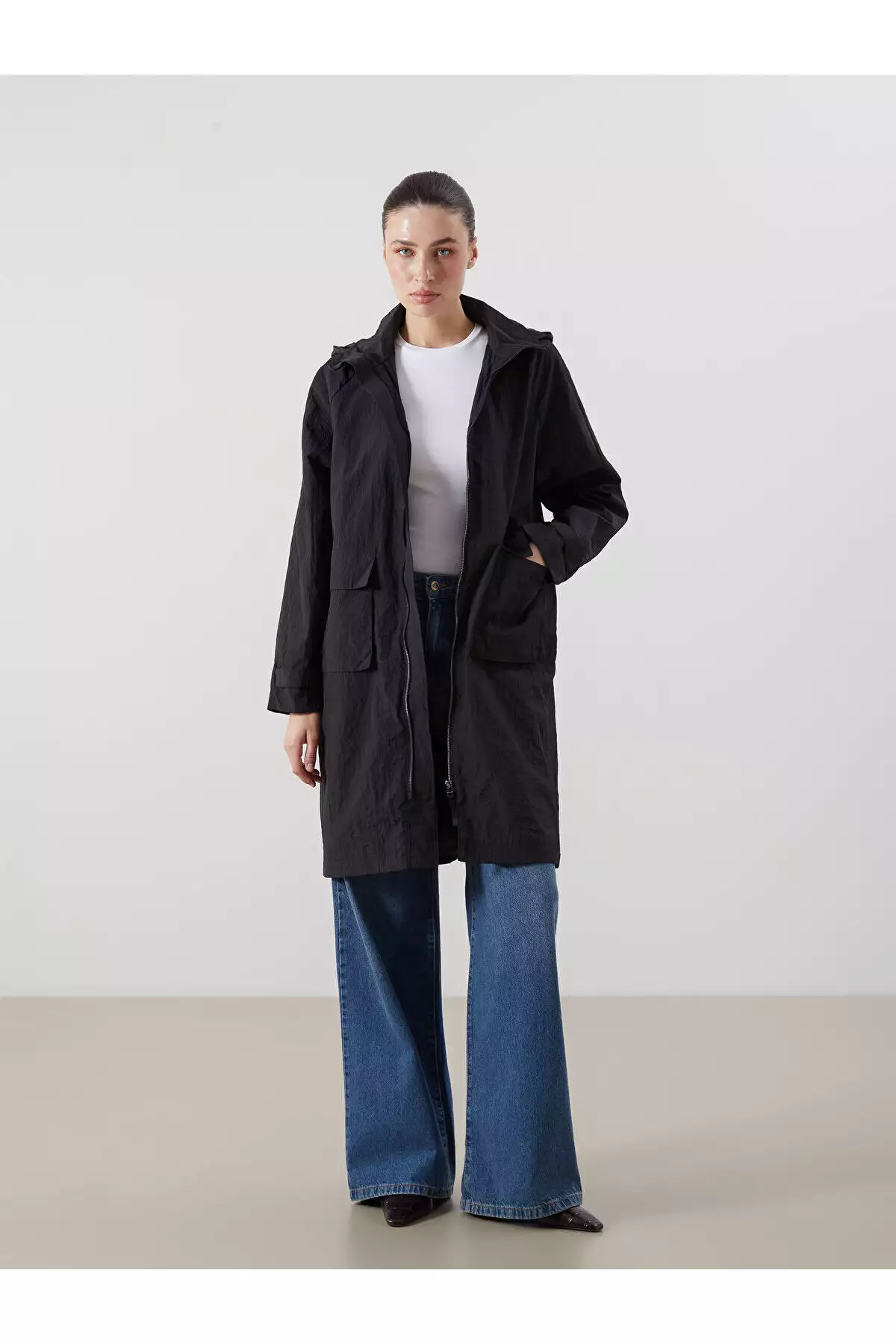 بارانی زنانه کلاهدار مشکی برند LC Waikiki - 982327736