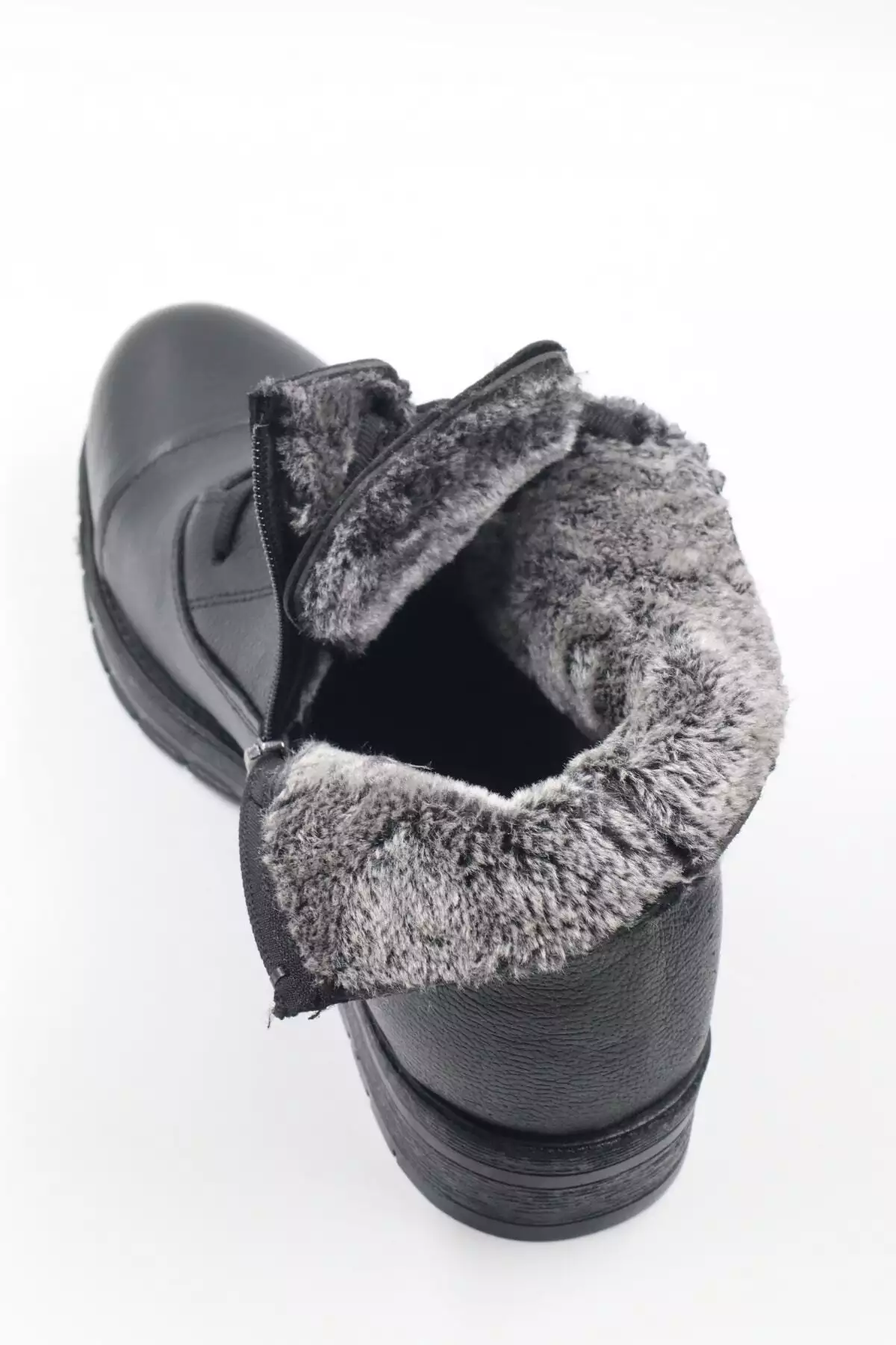 کتانی مردانه با رویه چرم طبیعی و داخلی پشمی، زیپدار، رنگ مشکی، مناسب استفاده روزمره برند nazenintasarımlar - 184686120