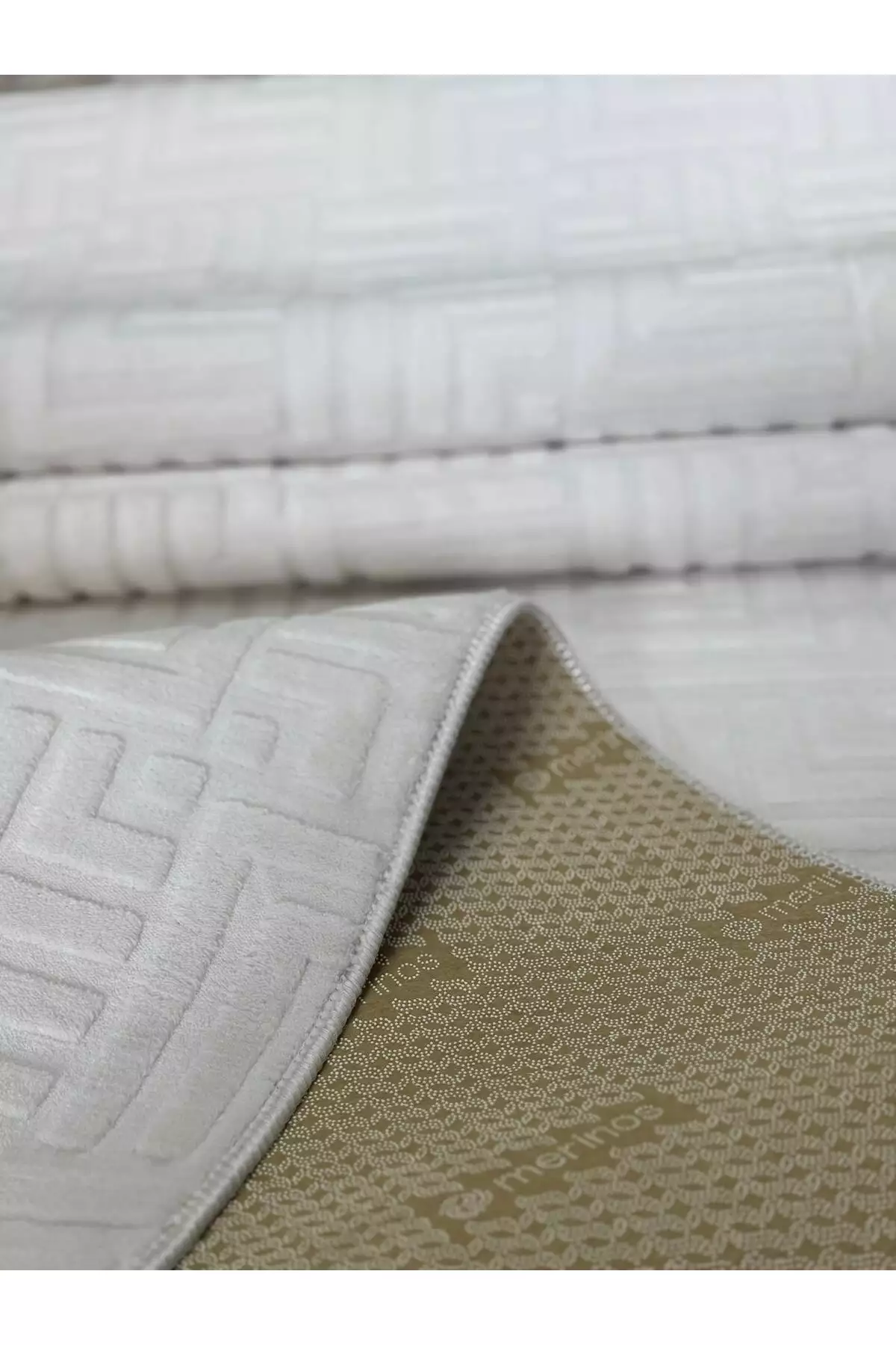 رولیف الیت بافت دار کرم فرش راهرو با زیره ضد لغزش برند Merinos - 873211308