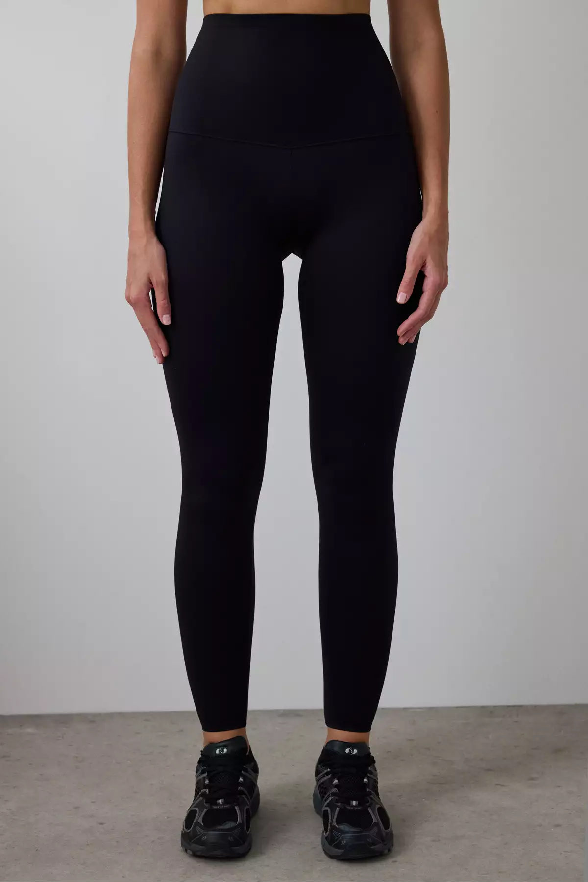 تای مشکی فوقالعاده با کمربند بالا و طراحی مرواریدی (پوشی) برند Penti - 6114396