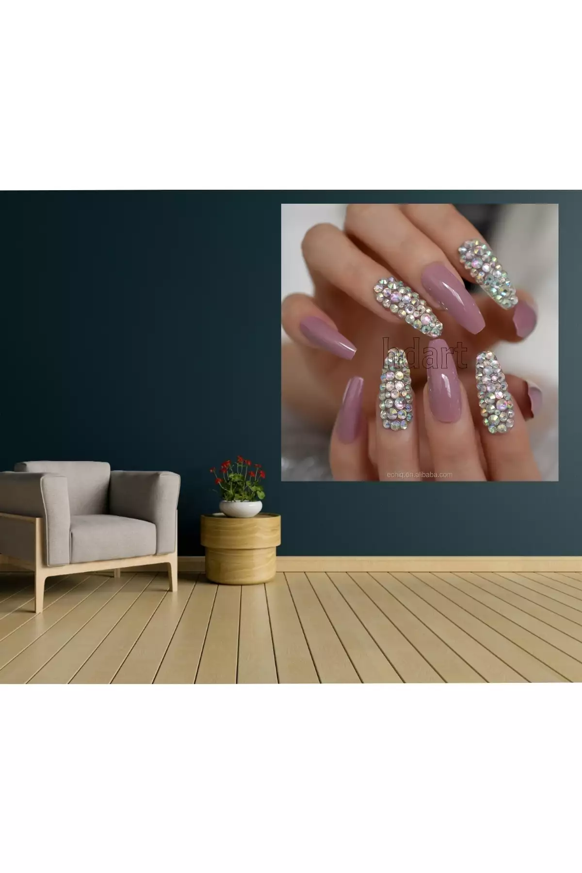 میکاپ ناخن طلایی با الماس - تابلو بوم سالن زیبایی زنان برند Nazenin Design - 765814869