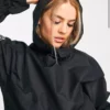 هودی ورزشی دویدن با قابلیت تنفس Gore-Tex Infinium - کاپشن ضدآب و ضدباد زنانه سیاه رنگ برند Nike - 951086385
