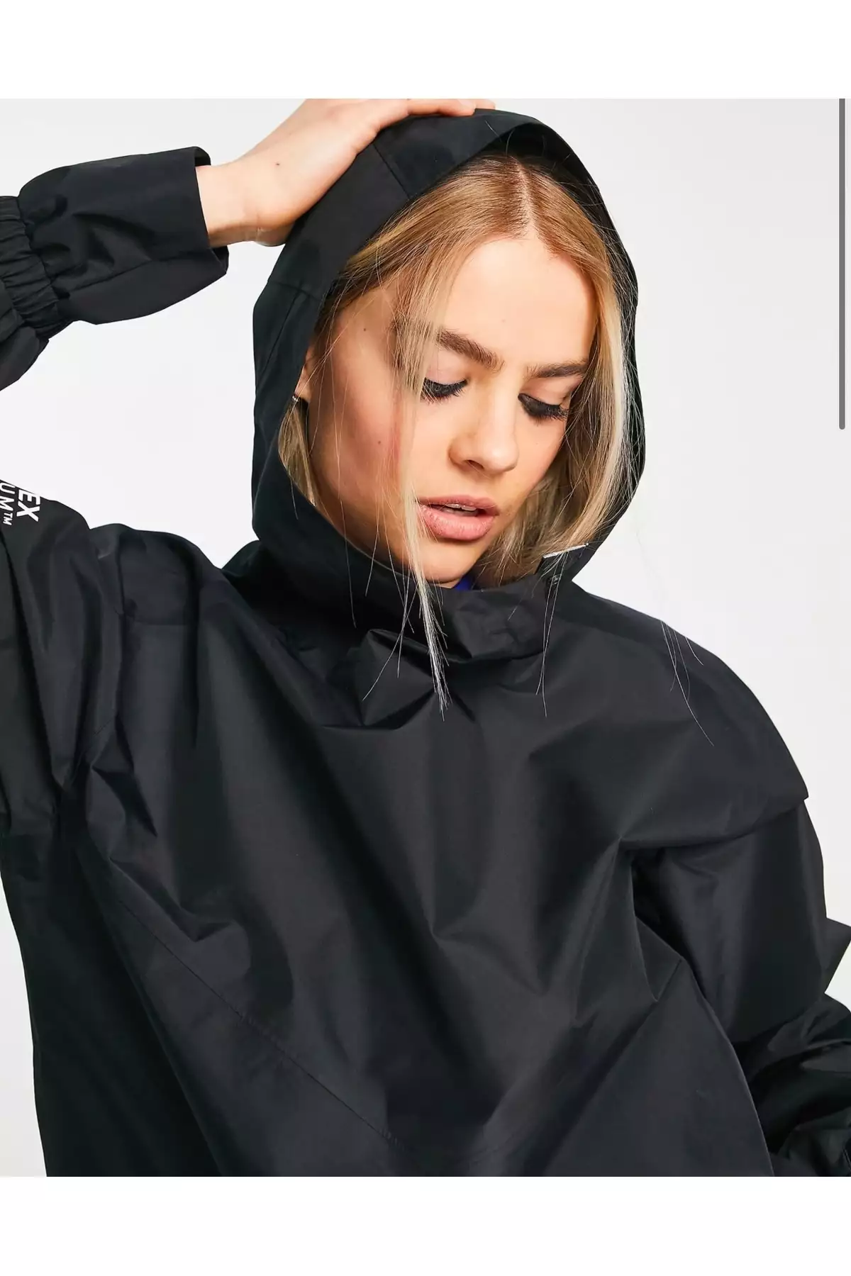 هودی ورزشی دویدن با قابلیت تنفس Gore-Tex Infinium - کاپشن ضدآب و ضدباد زنانه سیاه رنگ برند Nike - 951086385