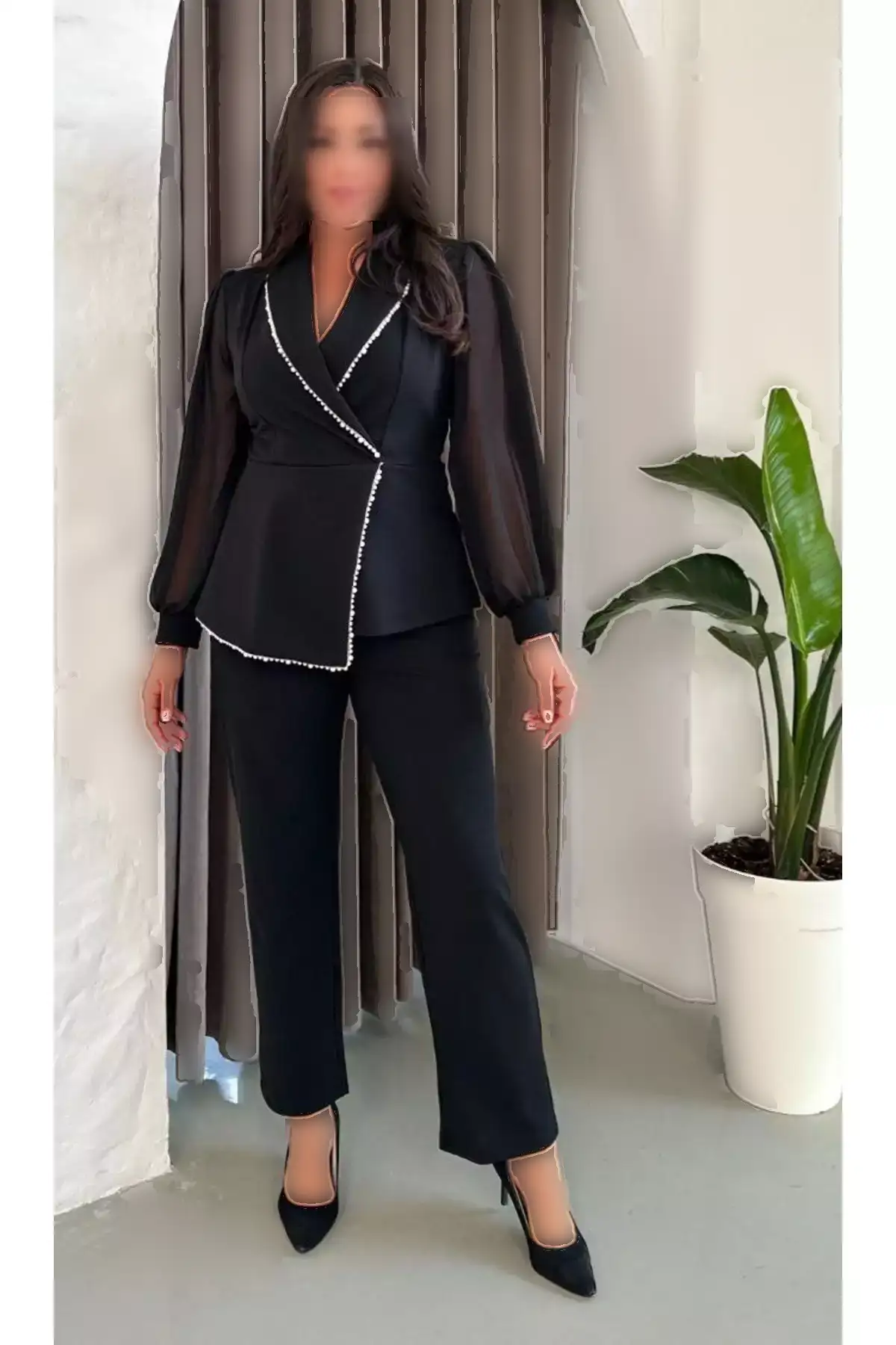 ست شیک ابریشمی زنانه با یقه کراوات و آستین بادکنکی، جزئیات مرواریدی، سایز بزرگ، رنگ مشکی 25009 برند Butik Nilyam - 992404572