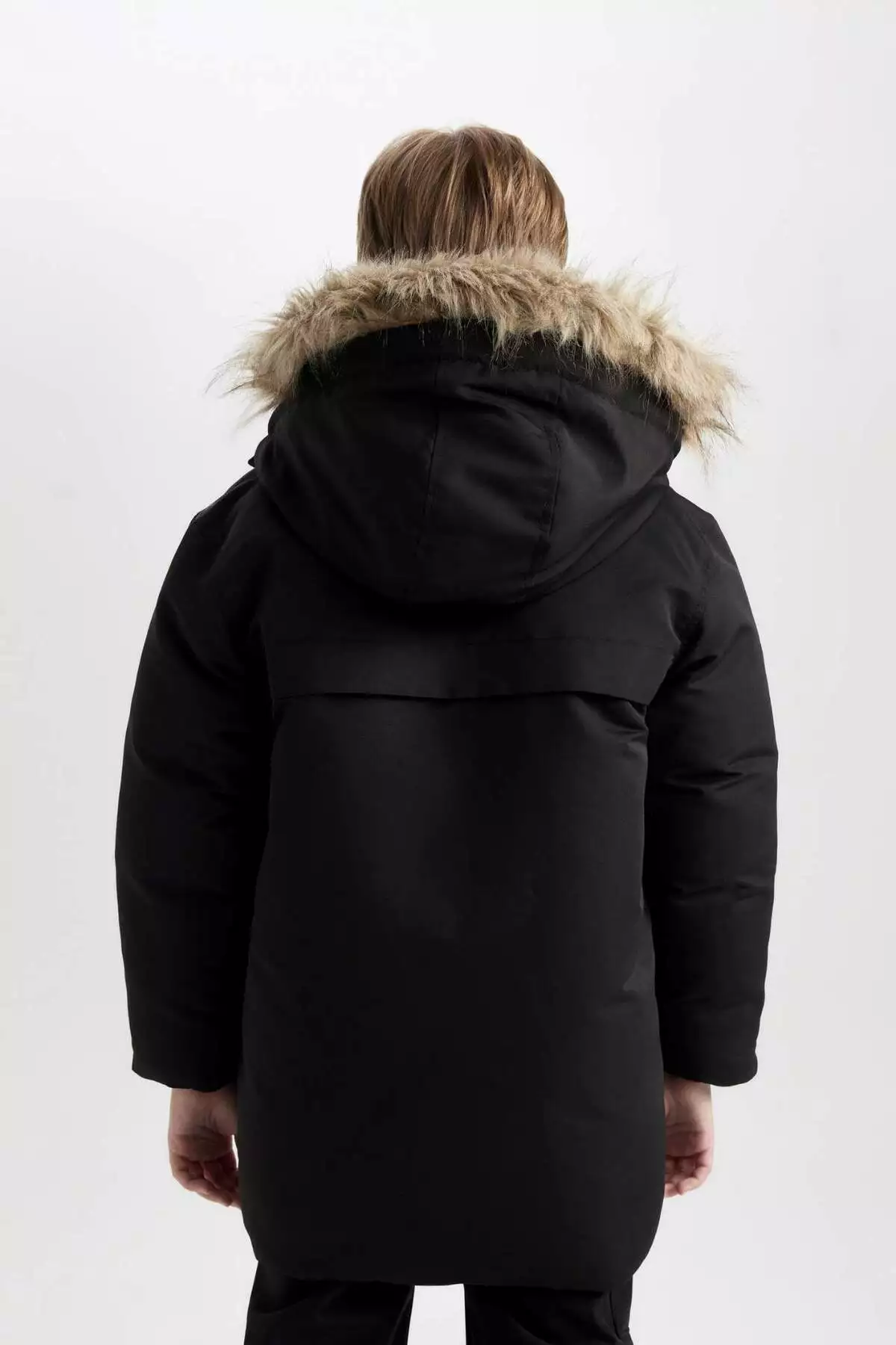 پالتو پسرانه با یقه خز مصنوعی و کلاهی قابل جدا شدن، با آستری پِلِوش C8783A824WN برند Defacto - 878062633