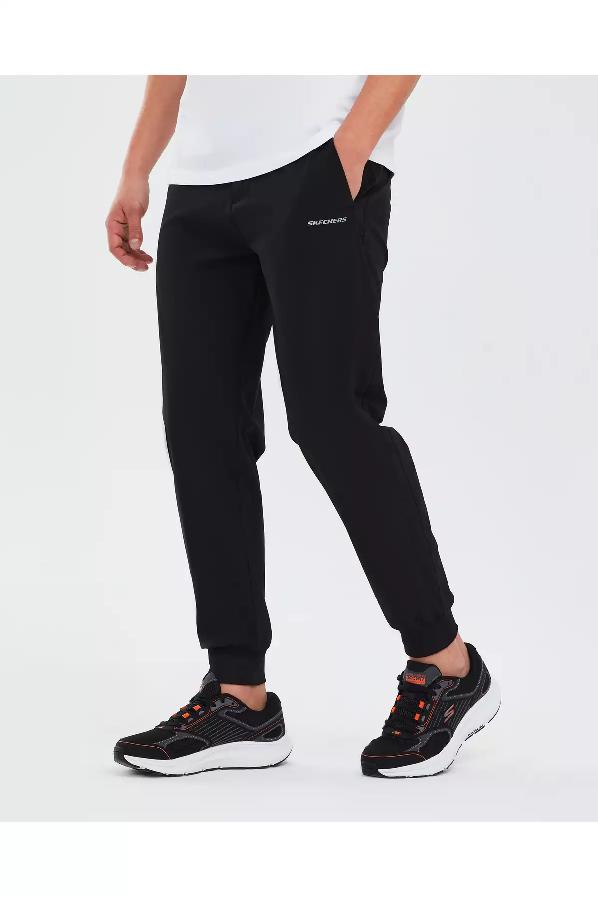 شلوار جوجینگ مردانه مایکرو کالکشن با زیپ کناری - مشکی S211809-001 برند Skechers - 98106288