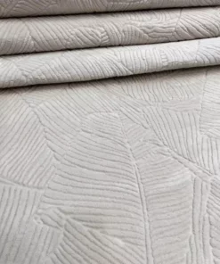 فرش راهرو کلاسیک با لبه‌های دندانه‌دار و پایه غیرلغزنده رنگ کرم برند Merinos - 986690989