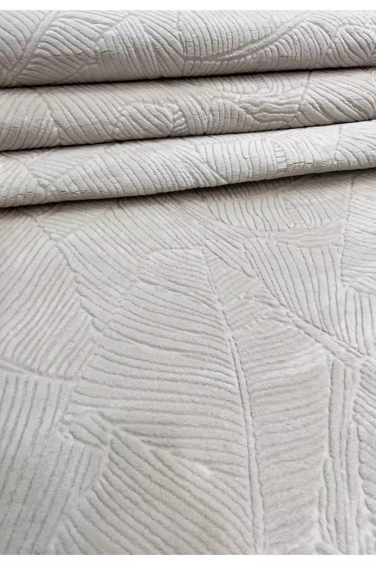 فرش راهرو کلاسیک با لبههای دندانهدار و پایه غیرلغزنده رنگ کرم برند Merinos - 986690989