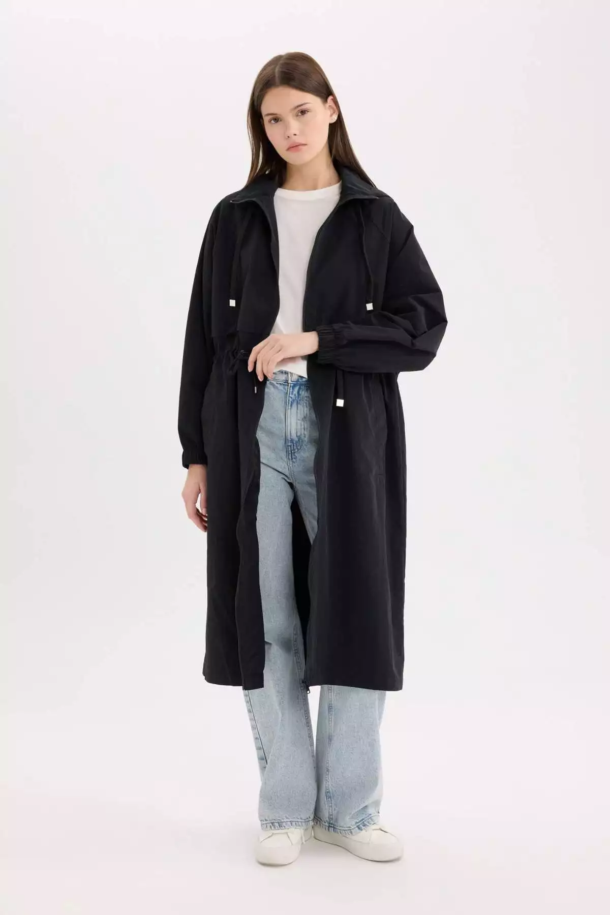 بارانی بلند با کلاهی ضد آب و زیپی، دارای جیب و کمر کشی معنادار - مدل A6245AX25SP برند Defacto - 930788651