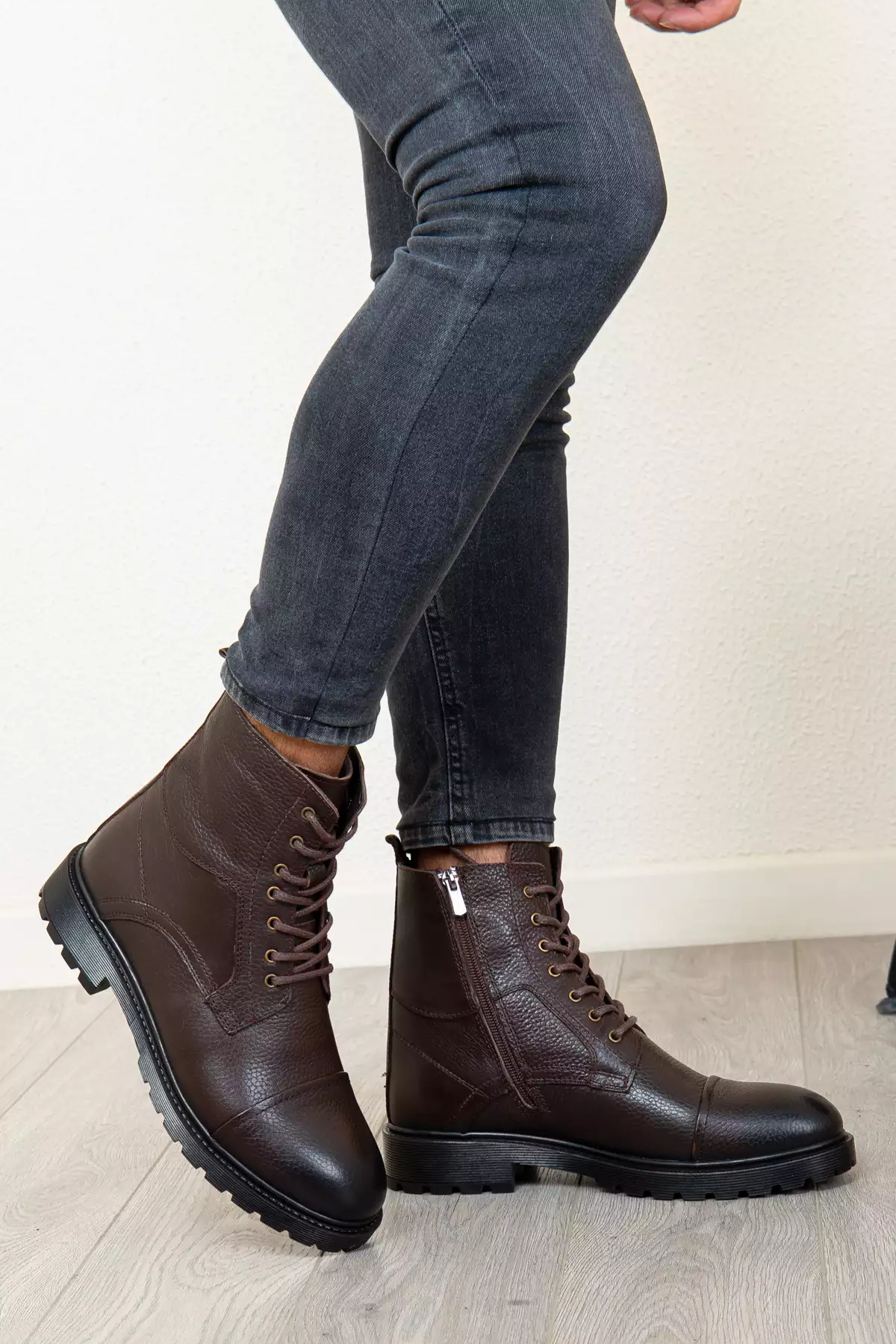 D402 چکمه زمستانی مردانه از جنس چرم طبیعی، ضد سرما با کفی لاستیکی برند Daxtors - 350404782