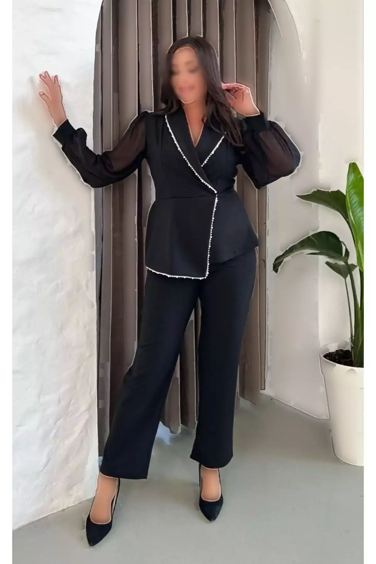 ست شیک ابریشمی زنانه با یقه کراوات و آستین بادکنکی، جزئیات مرواریدی، سایز بزرگ، رنگ مشکی 25009 برند Butik Nilyam - 992404572