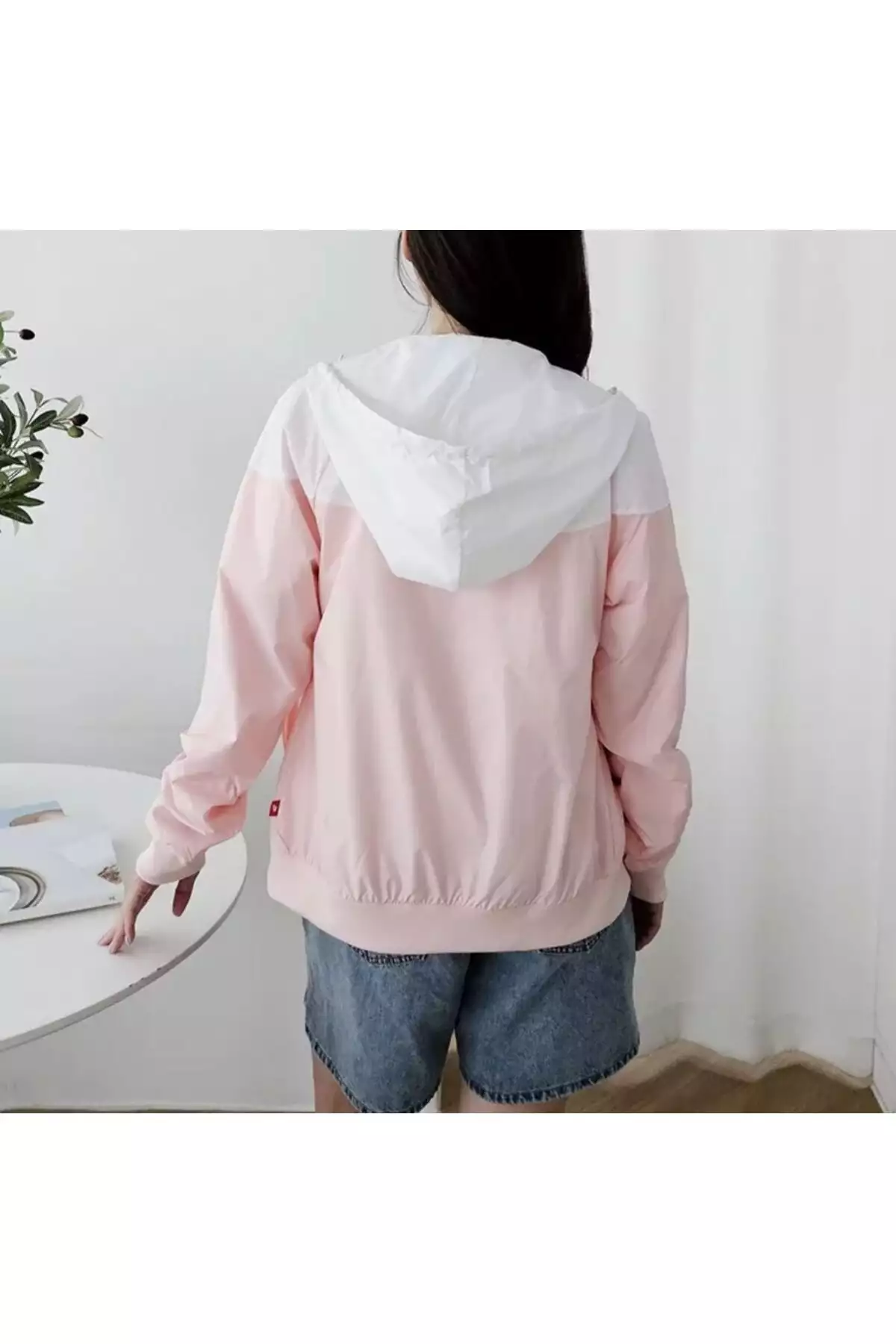 بادگیر ورزشی ویندرانر زنانه AR3092-610 برند Nike - 830929214