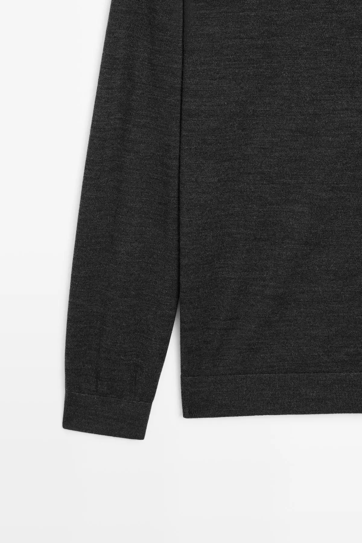 پولوشرت پشمی 100% مروین با یقه گرد برند Massimo Dutti - 975159407