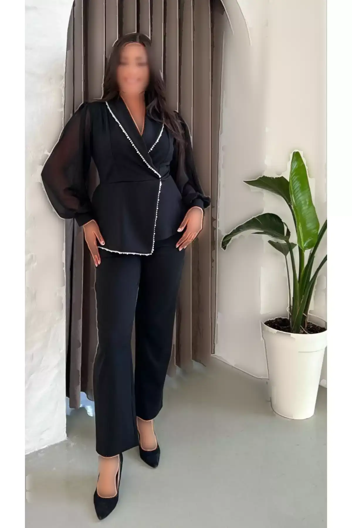 ست شیک ابریشمی زنانه با یقه کراوات و آستین بادکنکی، جزئیات مرواریدی، سایز بزرگ، رنگ مشکی 25009 برند Butik Nilyam - 992404572