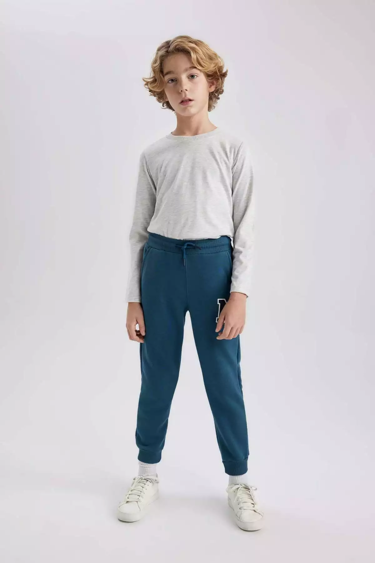 تیشرت ساده یقه گرد بلند آستین برای پسران مدل B7771A8NS برند Defacto - 857642089