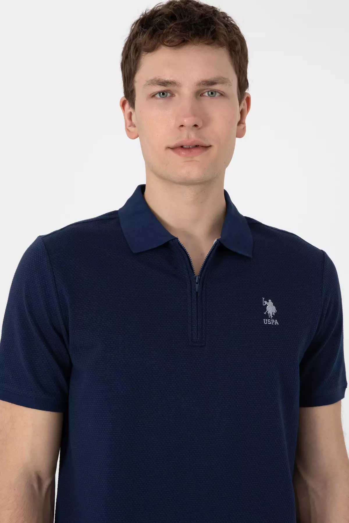 تیشرت مردانه با فیت معمولی و زیپ، رنگ سرمهای با بافت 50306014-VR033 برند U.S. Polo Assn. - 941914689