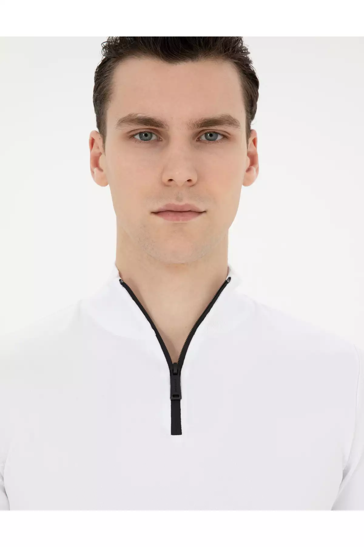 ژاکت بافتنی تنگ فری سایز یقهای زیپدار رنگ کرم روشن 50279383-VR019 برند Pierre Cardin - 829207017