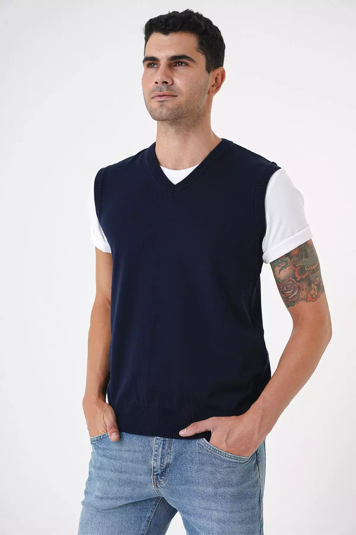 سویشرت با یقه V مردانه فیت معمولی رنگ سرمهای 25w2001 برند CHUBA - 865015237