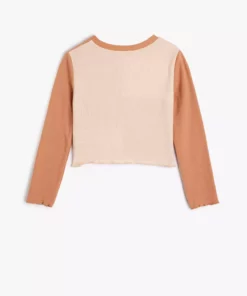 تی‌شرت تنگ با آستین بلند و برش‌های رنگی برند Koton - 844525493