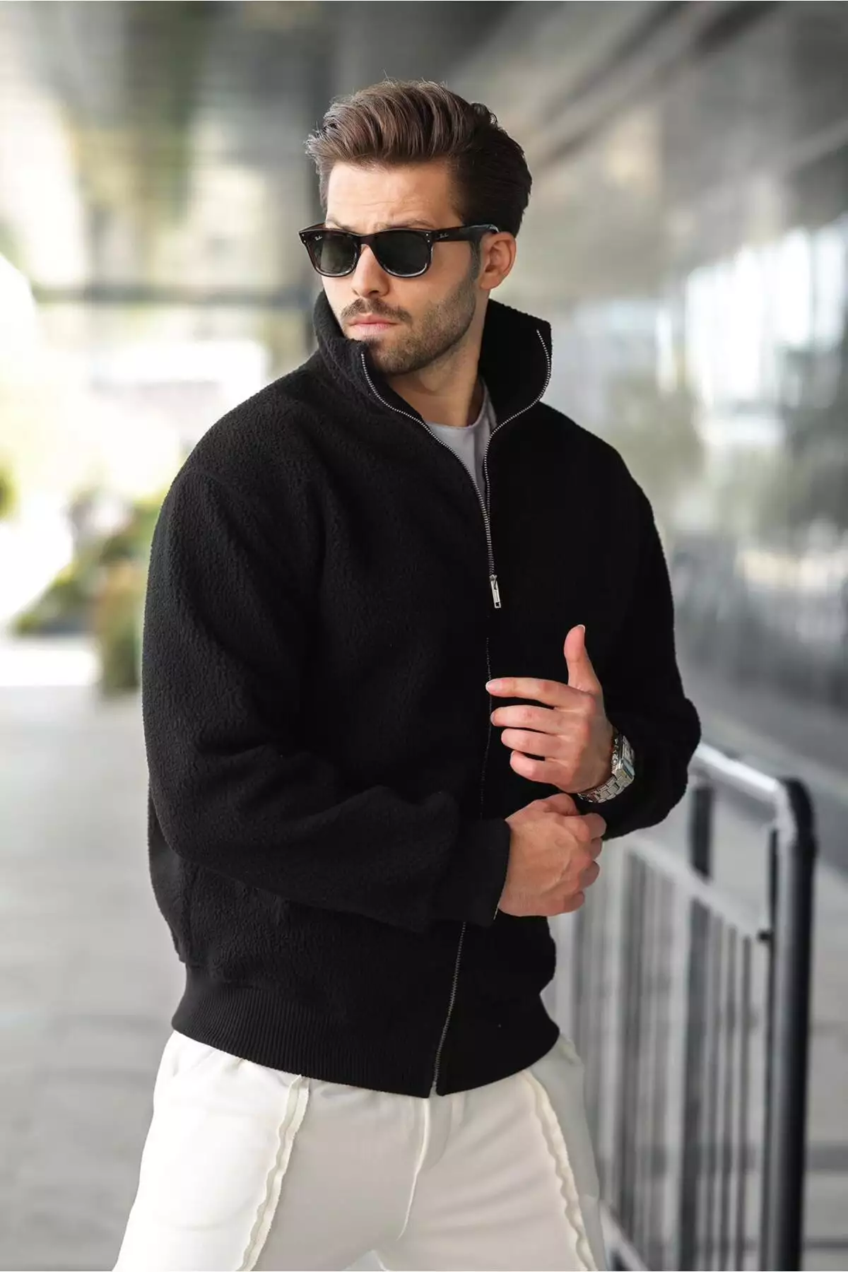 کاپشن پلوور مردانه یقه ایستاده زیپ دار مشکی E7166 برند Madmext - 991246908