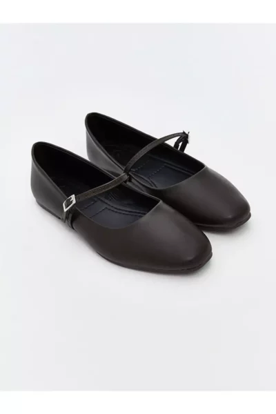 کالاهای با کیفیت از فروشگاه چلبی | کفش راحتی زنانه با ظاهر چرم برند LC Waikiki - 980585618