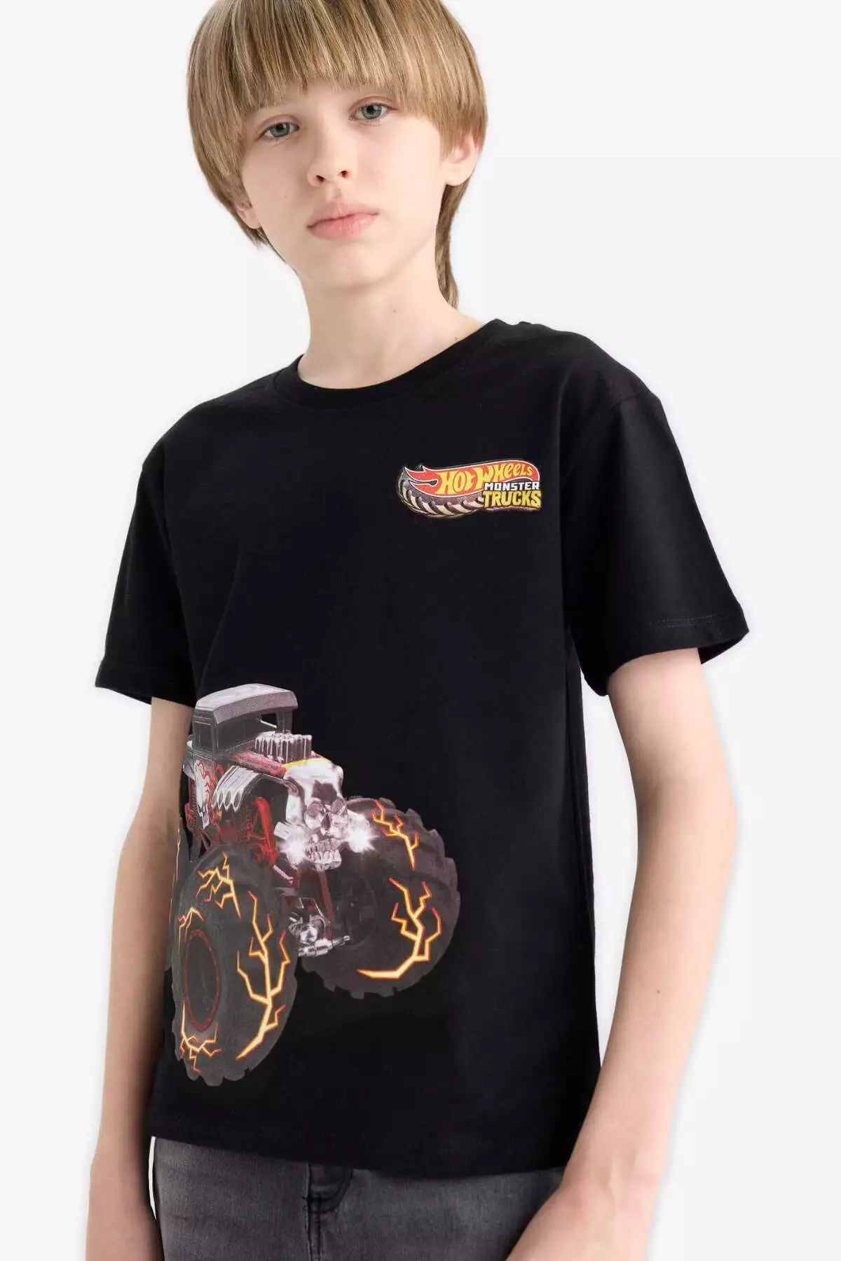 تیشرت کوتاه آستین مردانه بچهگانه هات ویلز با یقه گرد مدل E4824a825sm برند Defacto - 926701980