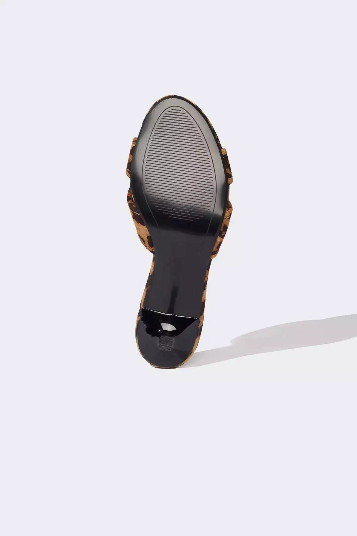 ترلیک پاشنه بلند زنانه با طرح پلنگی E2507AX25SM برند Defacto - 938363068