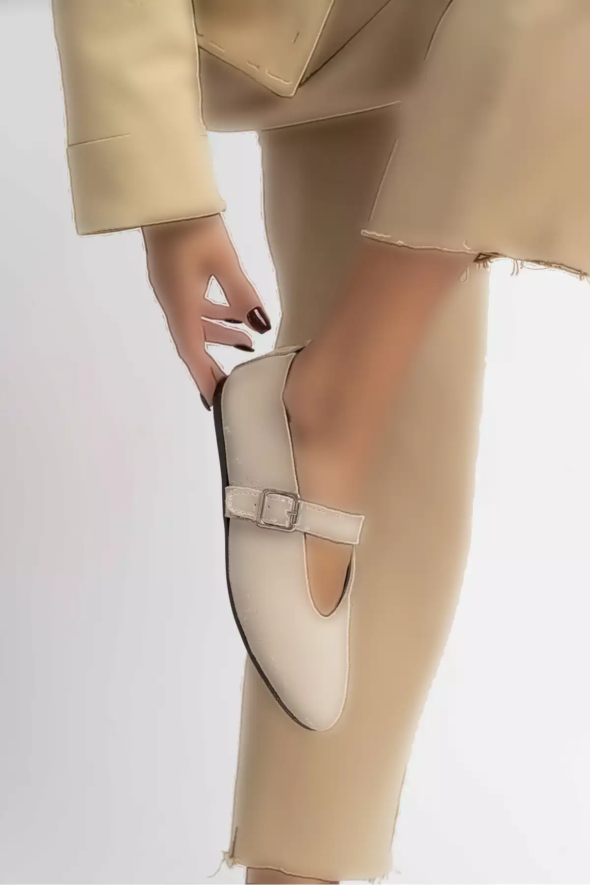 کفش زنانه با زیره مسطح و جزئیات بند چرم طبیعی با طراحی سوئیدی برند NİŞANTAŞI SHOES - 988771418