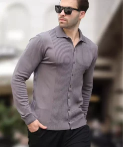 پولوشرت یقه دار طوسی تیره با جزئیات دکمه ای و طرح راه راه برای آقایان 7281 برند Madmext - 861705566